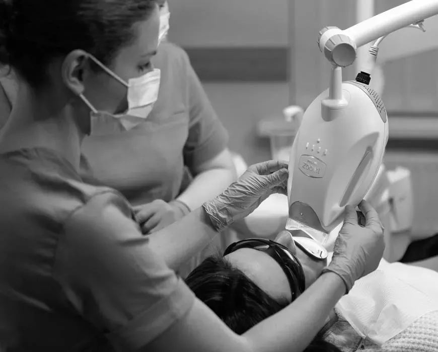ZOOM4 Teeth Whitening фото